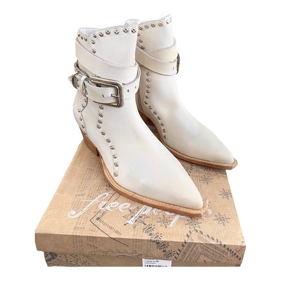 Free People Cream Ankle Boots - Picture 3 of 14
